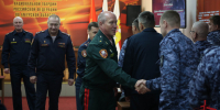 Поздравить сотрудников вневедомственной охраны с 74-й годовщиной образования подразделения в Амурскую область прибыл заместитель командующего Восточным округом Росгвардии - Росгвардия