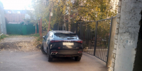 В Саратове автохамы блокируют выезд со двора жителям дома на Рабочей - ИА Взгляд-инфо