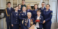 Сотрудники регионального следственного управления поздравили со 101-летием ветерана Великой Отечественной войны - СУ СК РФ