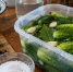 Огурцы больше не солю «на вкус»: запомнил количество на литр воды — хрустят и не получаются пересоленными - Pg11.Ru