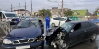 В Крыму столкнулись две легковушки, в больницу увезли подростка - Комсомольская Правда