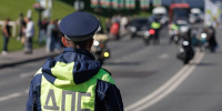 В Майкопе 16-летний парень прокатил на капоте своего авто полицейского, пытаясь «сбросить хвост» - LiveKuban.Ru