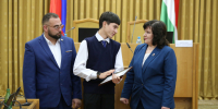 Елена Лошакова вручила награды победителям конкурса «Моя законодательная инициатива» - Законодательное Собрание