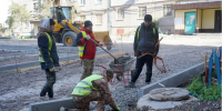Двор преображается: в микрорайоне Центральный идёт масштабное благоустройство - Администрация города Свердловска и Свердловского района