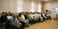 В Центральной городской библиотеке им. Ф. А. Семенова открылась персональная выставка фотографий «В фокусе Курск». - Город Курск