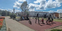 Два сквера благоустроили в Великих Луках по федеральному проекту - Псковская правда