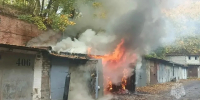 В Балтийске сгорел гараж с автомобилем - Комсомольская правда