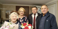 Анна Горохова с дочерью Ириной встречали гостей -  Виталия Демирова и Вадима Усалева. - Газета Авангард