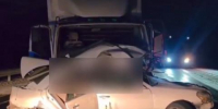 На трассе под Тулуном большегруз раздавил Toyota Mark-2, водитель которой погиб - Baikal24.Ru
