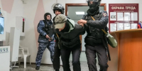 В Иркутске силовики отработали штурм школы, которую захватили по легенде учений - КП-Иркутск