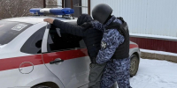 В Мирном мужчина с игрушечным пистолетом пытался ограбить бар: злоумышленник требовал алкоголь - ИА SakhaTime