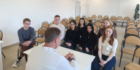Главврач Полевской ЦРБ встретился с молодыми медработниками - Polevskoy24.Ru