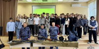 В преддверии Дня вневедомственной охраны Росгвардии в школе прошло профориентационное занятие - УВО ВНГ России по Красноярскому краю