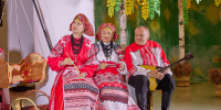 В центре - ТИА Острова