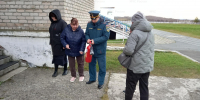 Практика вместо теории: огнеборцы провели противопожарный инструктаж в спорткомплексе - ГУ МЧС Свердловской области