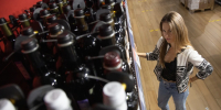 В томском магазине ночью продавали алкоголь покупателям - Комсомольская Правда