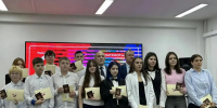 Юные новоуренгойцы получили паспорта в преддверии Дня народного единства - Единая Россия
