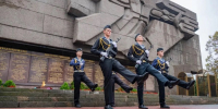 Севастопольские школьники почтили память героев второй обороны города - Департамент образования