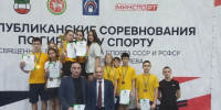 Мальчишки и девчонки искренне тянутся к тренеру и стараются радовать его успехами - Волжская новь