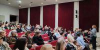 240 родителей Волжского собрались на важный разговор - Блокнот Волжского