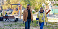 Владимир Сухарев продолжает участвовать в благоустройстве придомовых территорий на округе - Дума